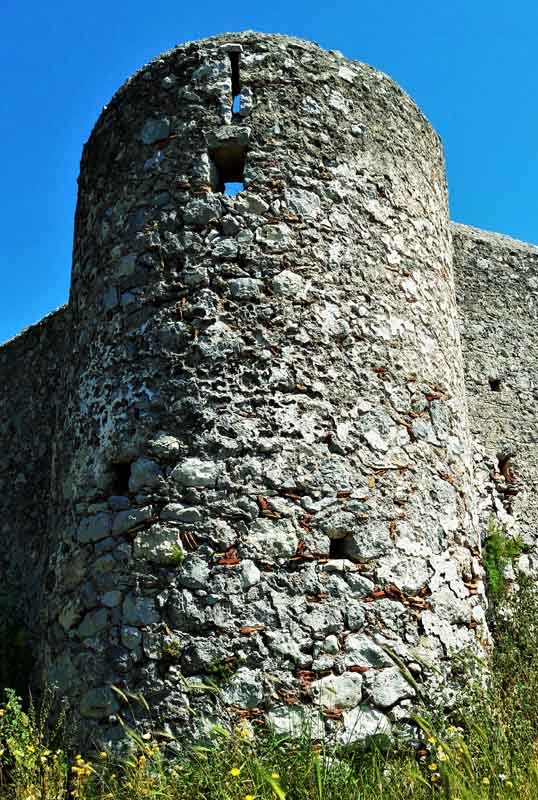 Goula castle - Mavrovouni