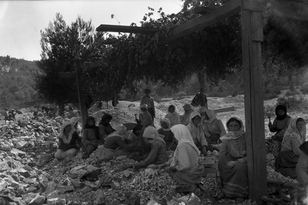 Σπάσιμο πέτρας γυναικεία υπόθεση